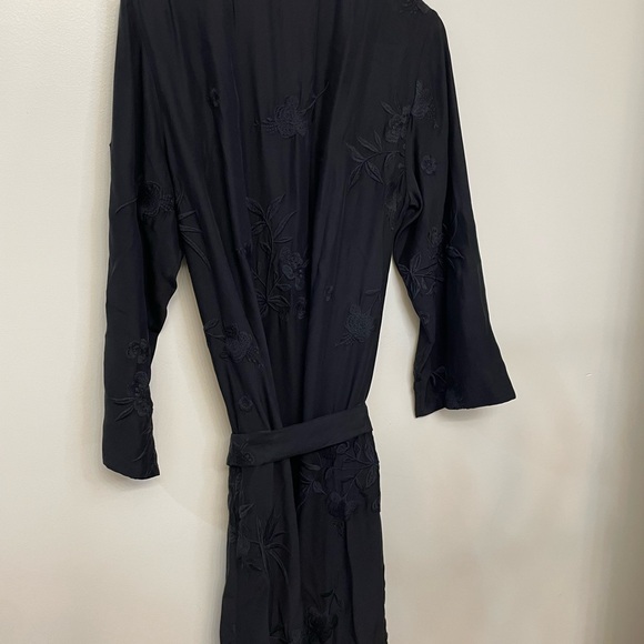 NWT Johnny Was|| SILK CHARMEUSE EMBROIDERED ROBE/KIMONO size large - Picture 14 of 16